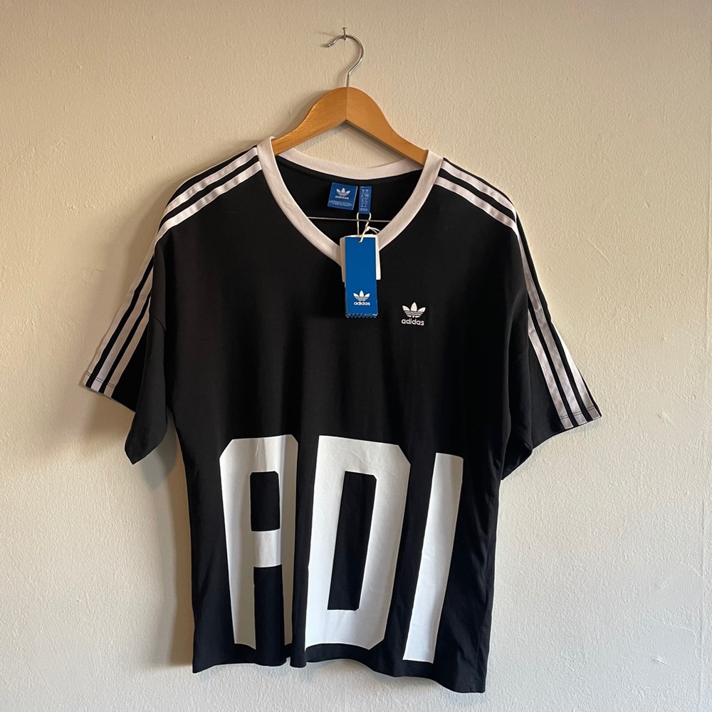 Men’s “Adidas” V neck t-shirt (Size S)